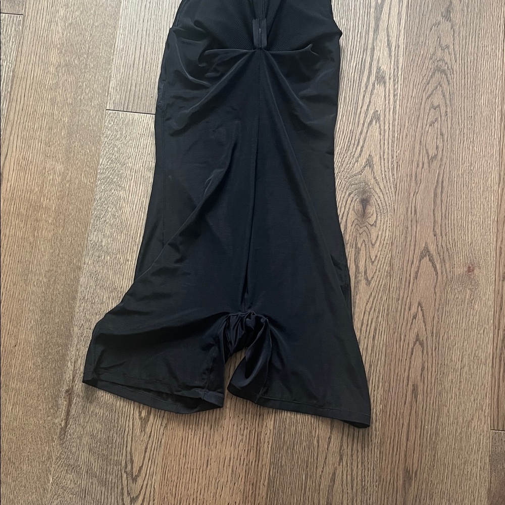 Popilush Elegant Black Sleeveless Dress - Picture 5 of 5